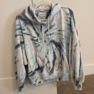 American eagle tie-dye sweatshirt, thin but very comfy XS